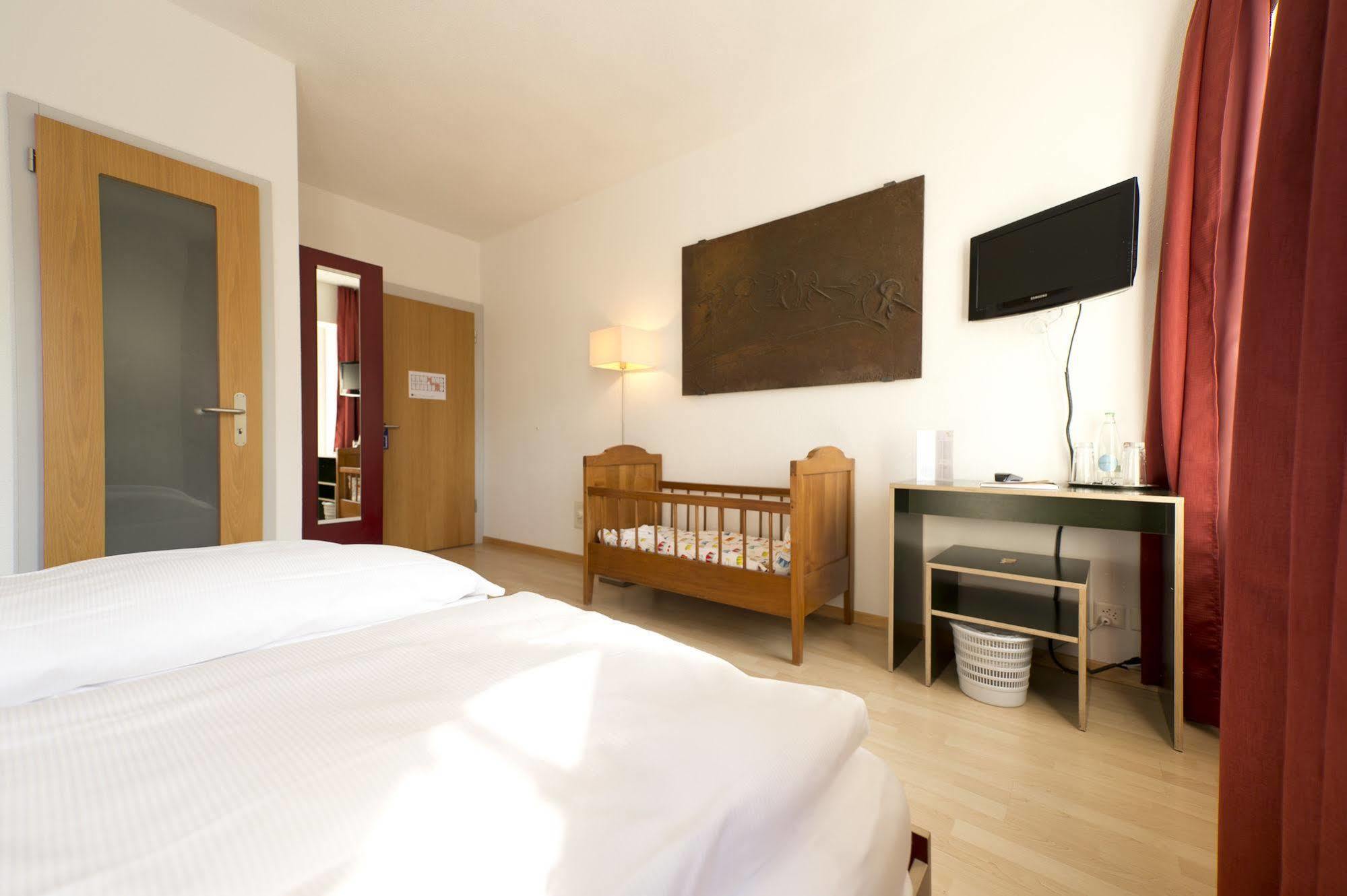 Baeren Self Check-In Hotel Solothurn Buitenkant foto