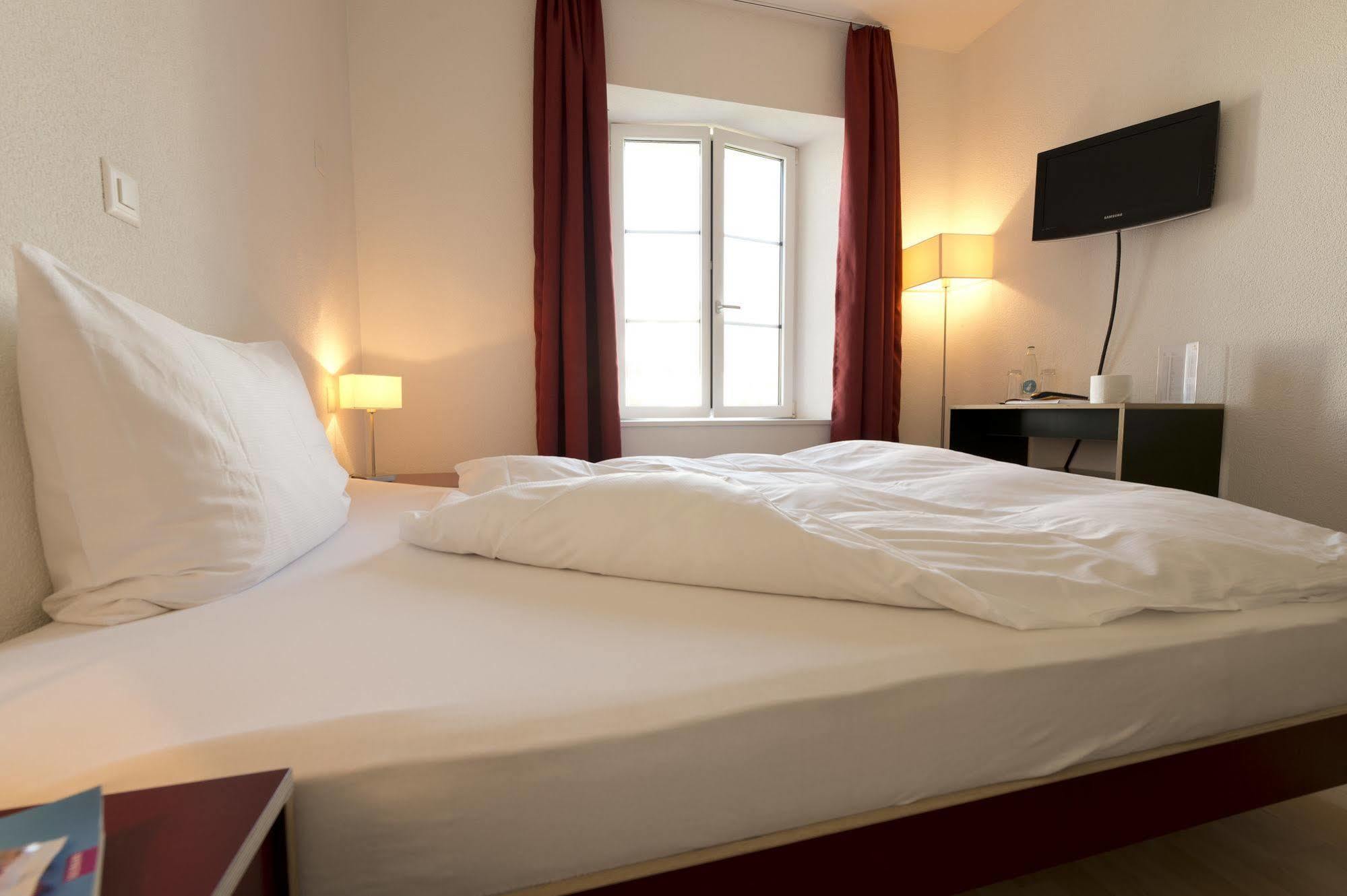 Baeren Self Check-In Hotel Solothurn Buitenkant foto