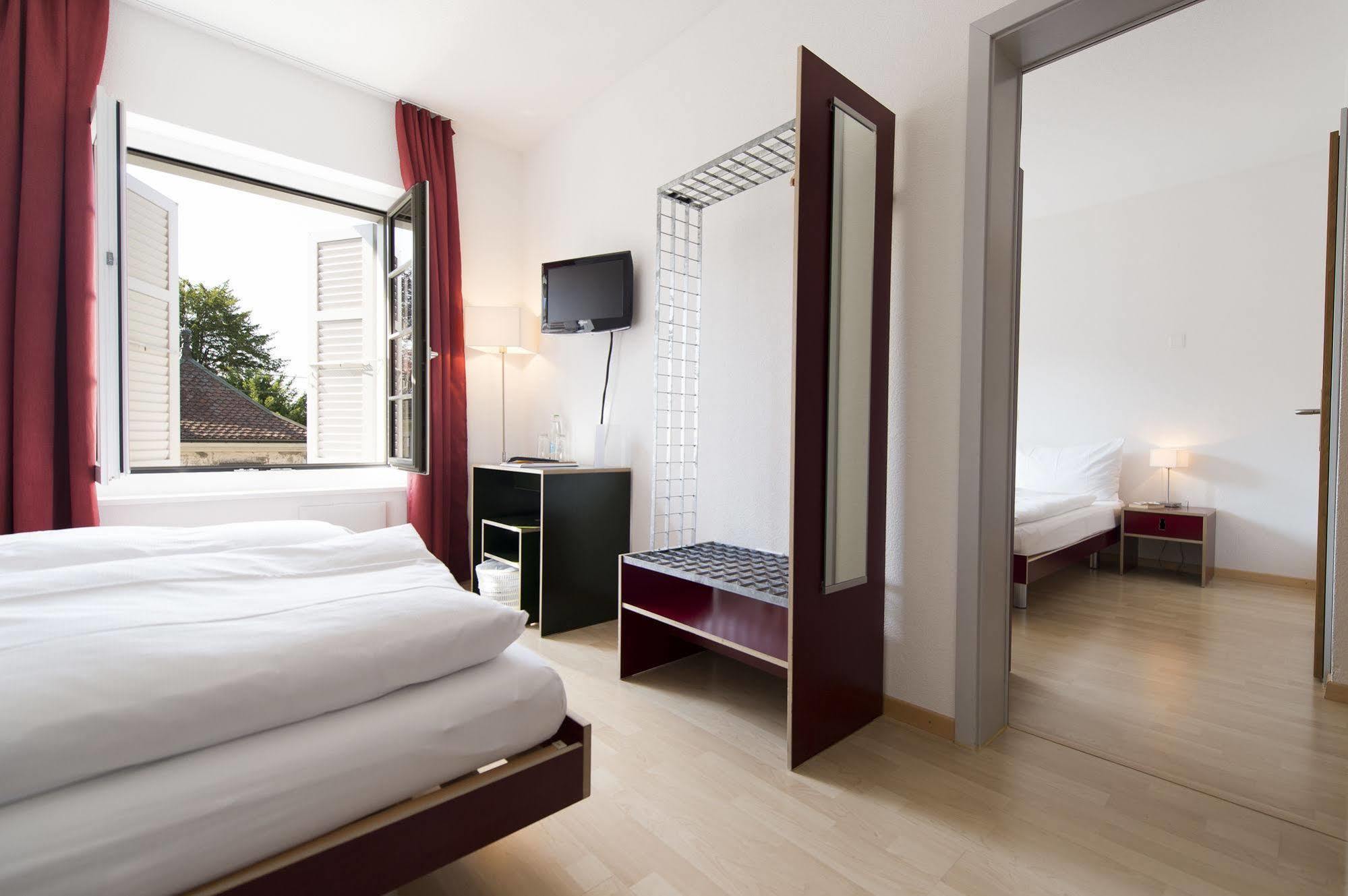 Baeren Self Check-In Hotel Solothurn Buitenkant foto